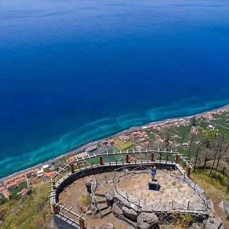 Villa O Pomar - A Quiet Sunny Place With Amazing Sea Views