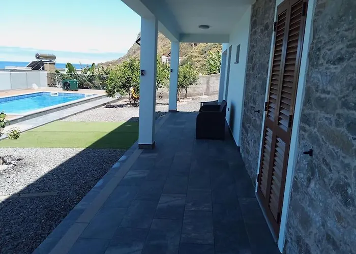 O Pomar - A Quiet Sunny Place With Amazing Sea Views וילה