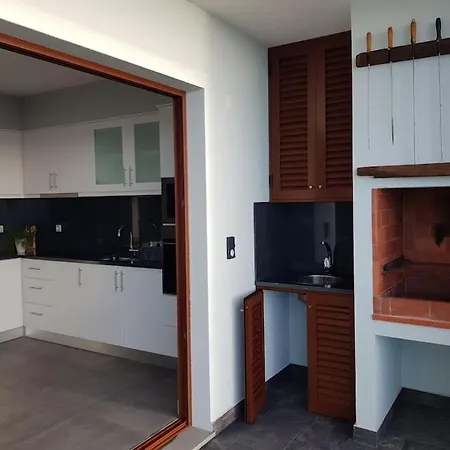 Villa O Pomar - A Quiet Sunny Place With Amazing Sea Views